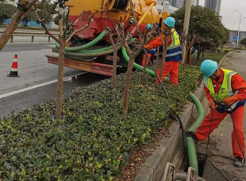 尼勒克市政管道清淤